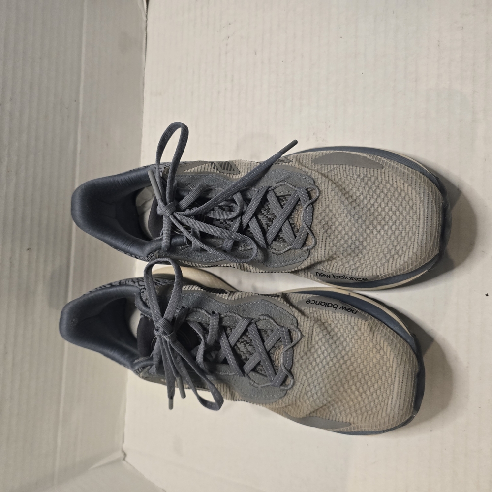 New Balance‎ Gray Athletic Shoes Lightweight Mesh Design